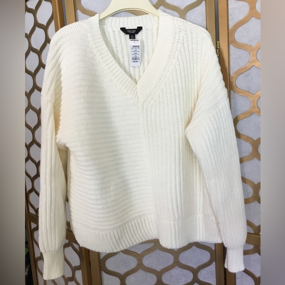 Simply Vera Vera Wang Sweaters - Vera Wang Simply Vera V-neck Sweater Knit Multidirectional White Cream NWT XXL